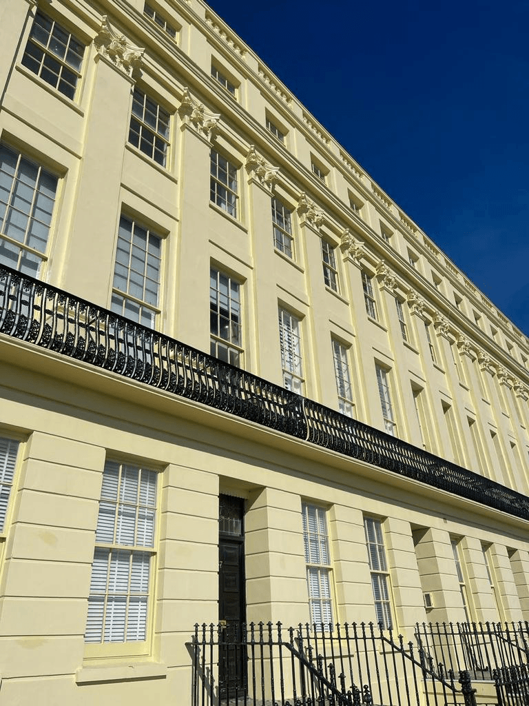 Grand cream Regency terrace, communal exterior decorating